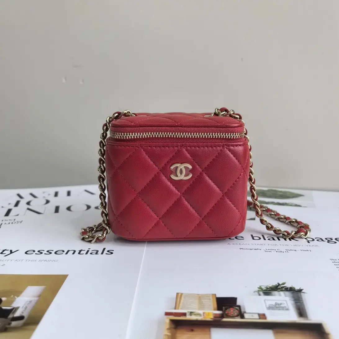 99新 Chanel/香奈儿 红色金扣羊皮化妆盒 单肩斜挎包30开
