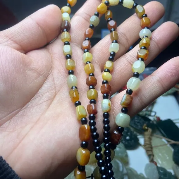 新疆和田玉原石珠链颈项款