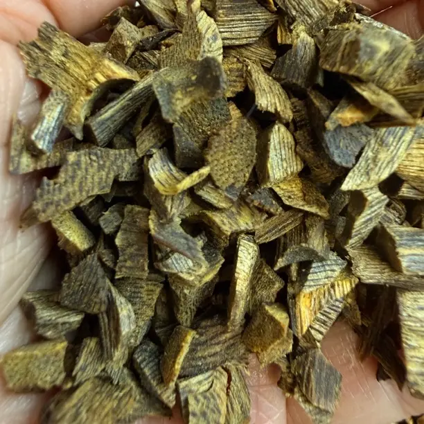 天然白奇楠沉香勾丝碎料老料可熏香家用室内清香回甘