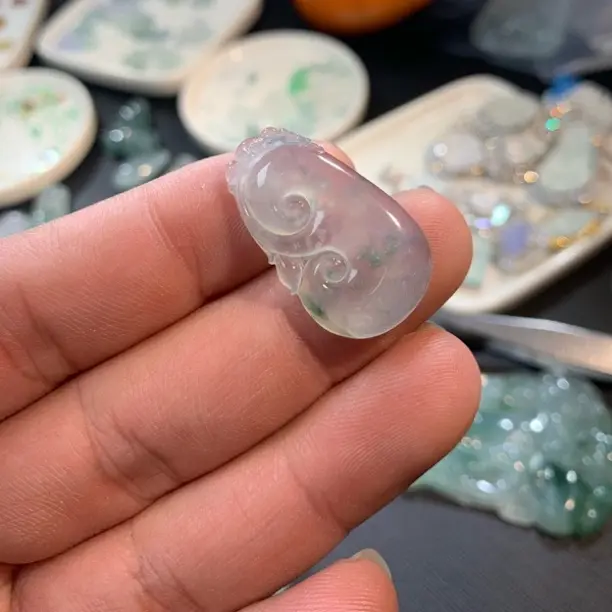 天然缅甸A货翡翠冰种飘花如意【29×17.2×3.5】