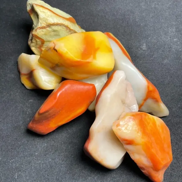 新疆原石三彩玉戈壁石金丝玉石英岩质玉石手把件直播链接