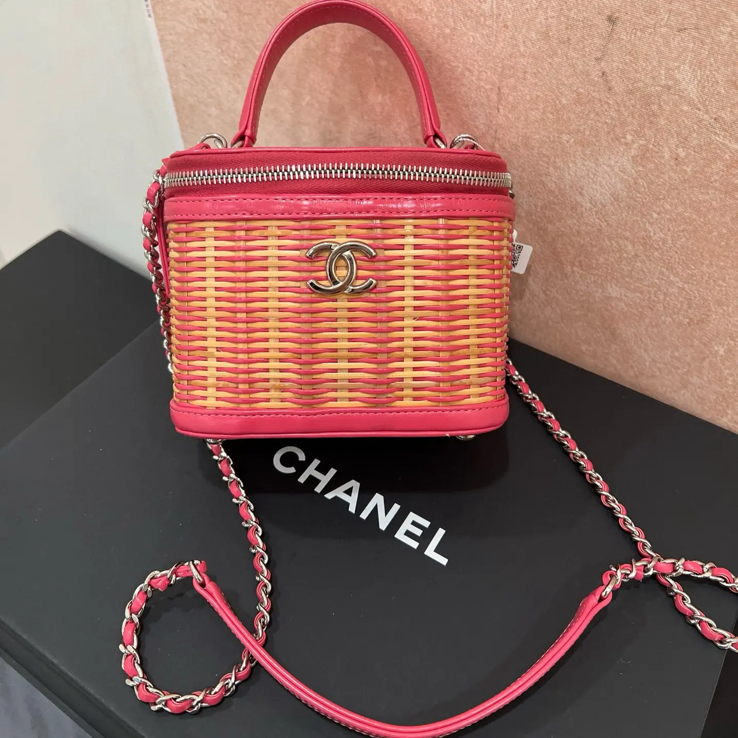 95新 Chanel/香奈儿 蜜桃粉竹编化妆盒子 有标无卡
