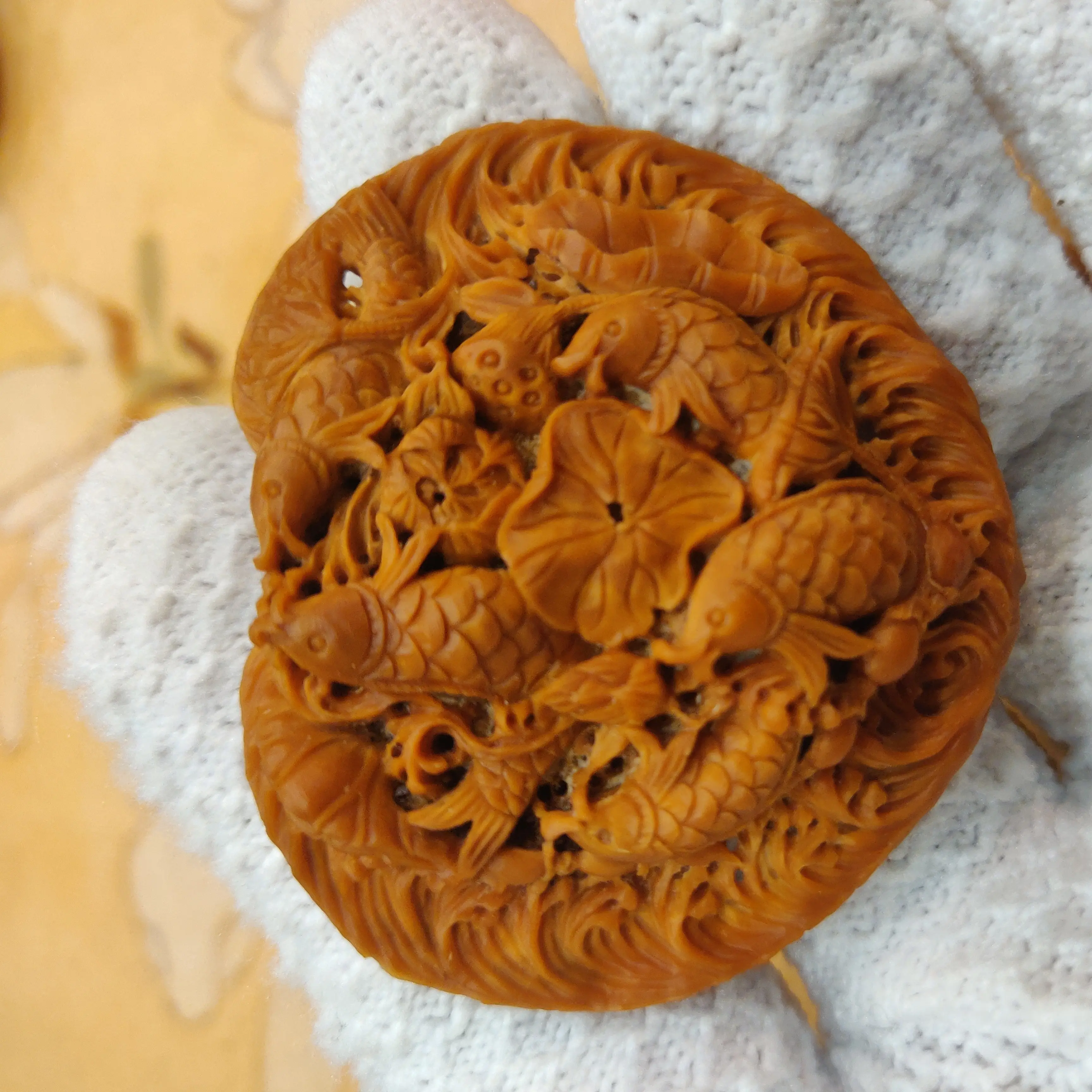 手工雕刻连年有余寓意吉祥文玩核桃九鱼图手把件