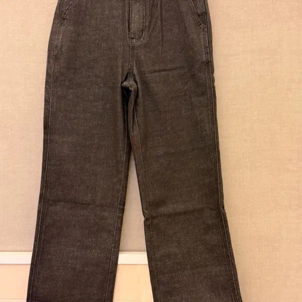 珊珊September｜棕色直筒牛仔裤（必入