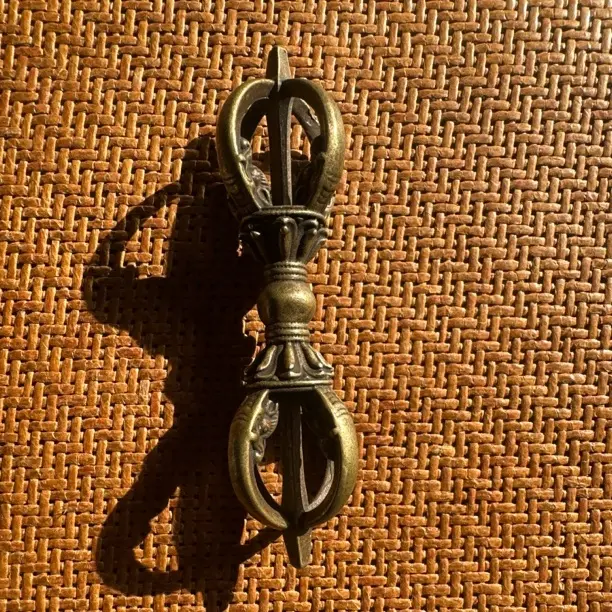 黄铜手工藏式六字真言金刚杵挂件收藏装饰法器