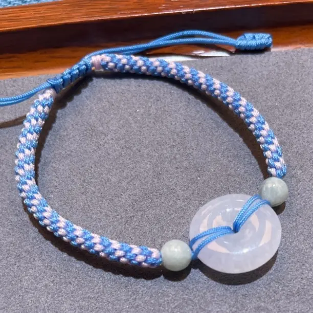 手工编织翡翠平安扣手绳