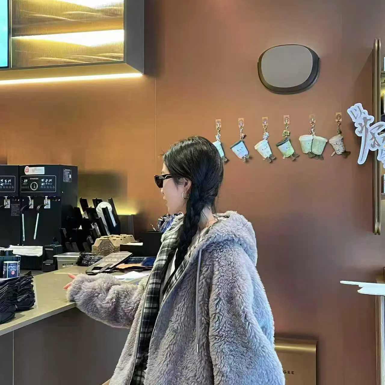 【俪妍】格子羊羔毛两面穿连帽加厚韩系冬季保暖外套女