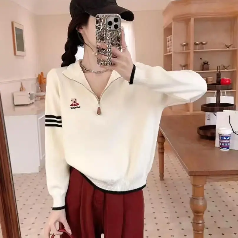 新款刺绣小熊装饰百搭针织半拉链开衫上衣