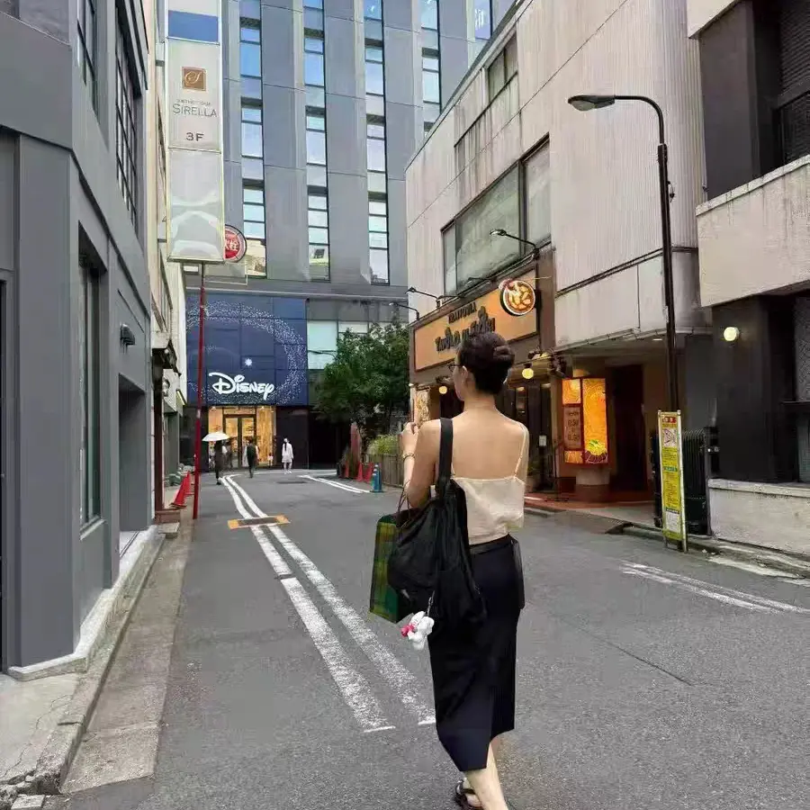 现2025韩国代购女秋季向日葵欧尼同款复古气质宽松休闲开叉半身裙