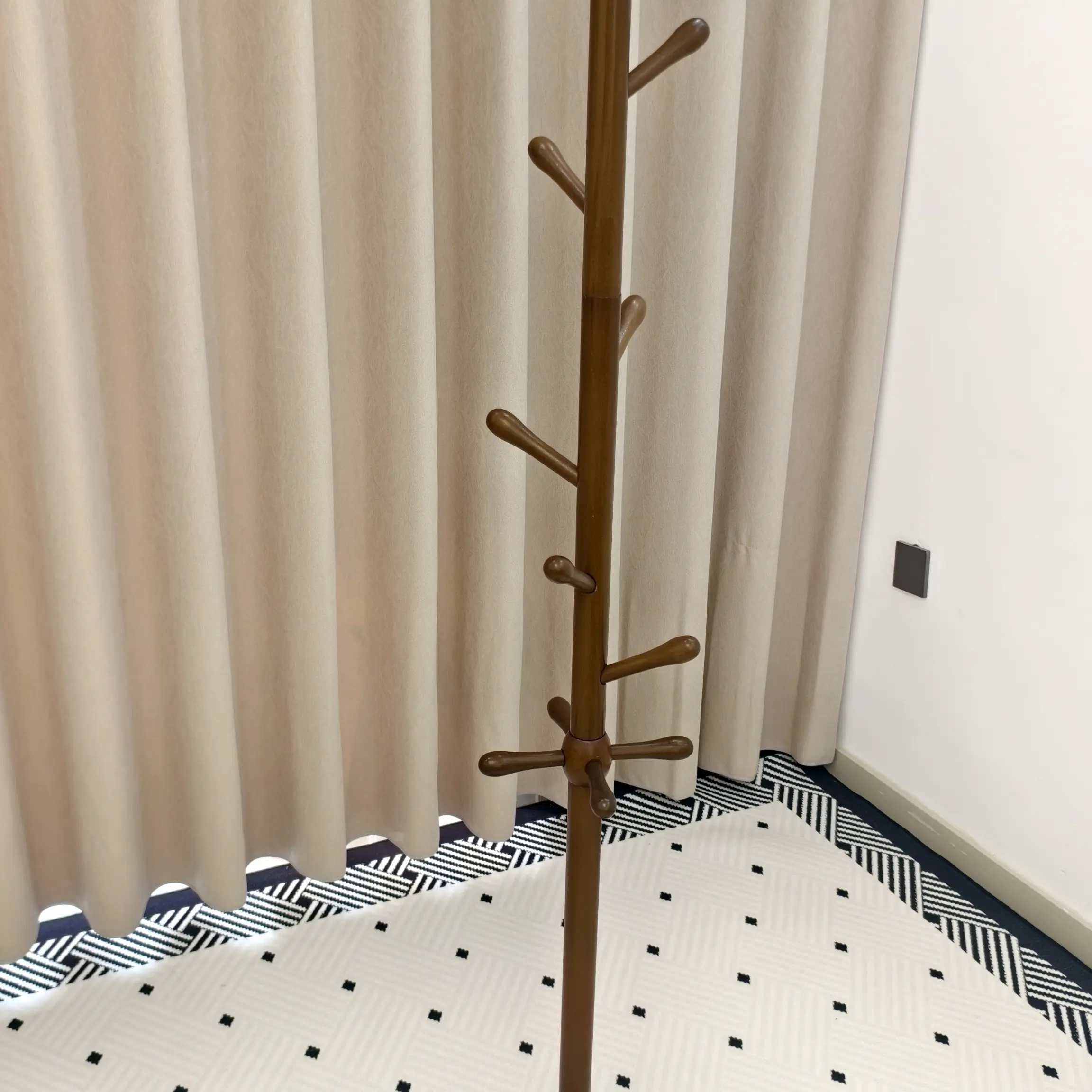 榉木实木落地衣架卧室挂衣架意式简易衣服挂架客厅立式胡桃衣帽架