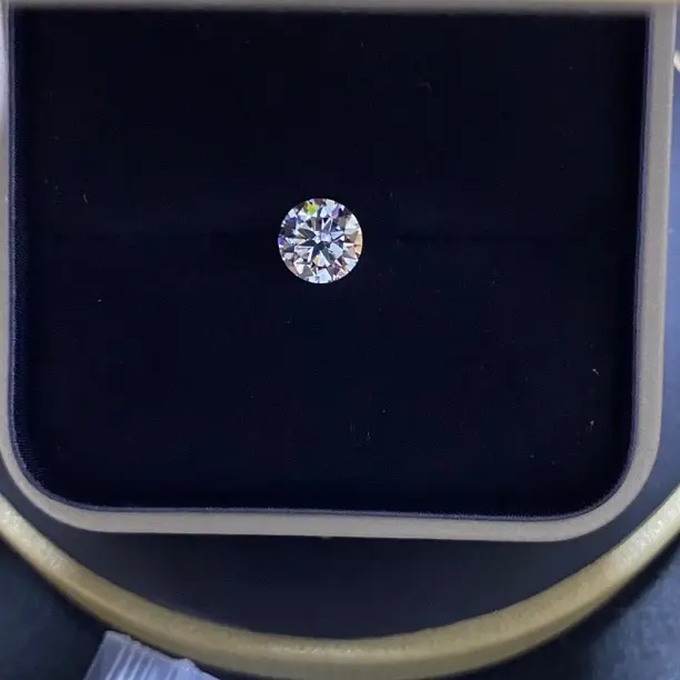 【钻注一生】 一克拉女款戒指项链吊坠