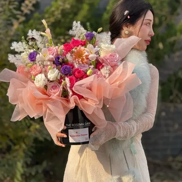 玫瑰花束混搭风抱抱桶送女生礼物生日礼物送闺蜜送女友