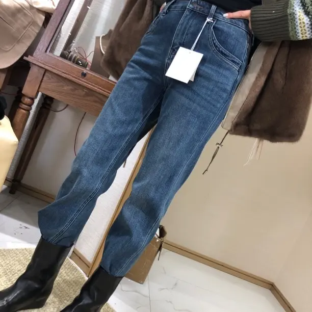 依柏杉新款直筒牛仔裤