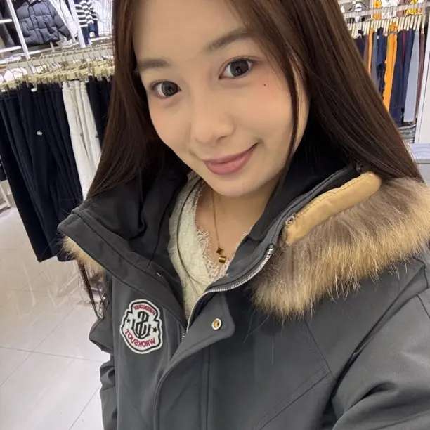 毛领连帽短款工装风女冬季新款保暖外套