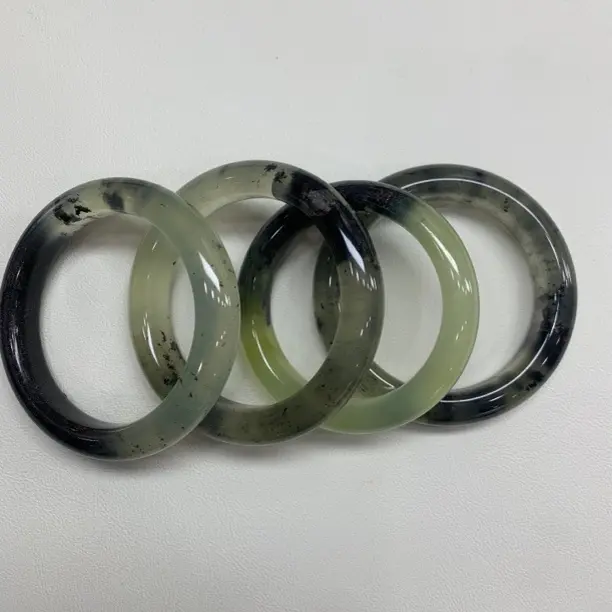 岫玉水墨飘花冰透手镯随机发一个