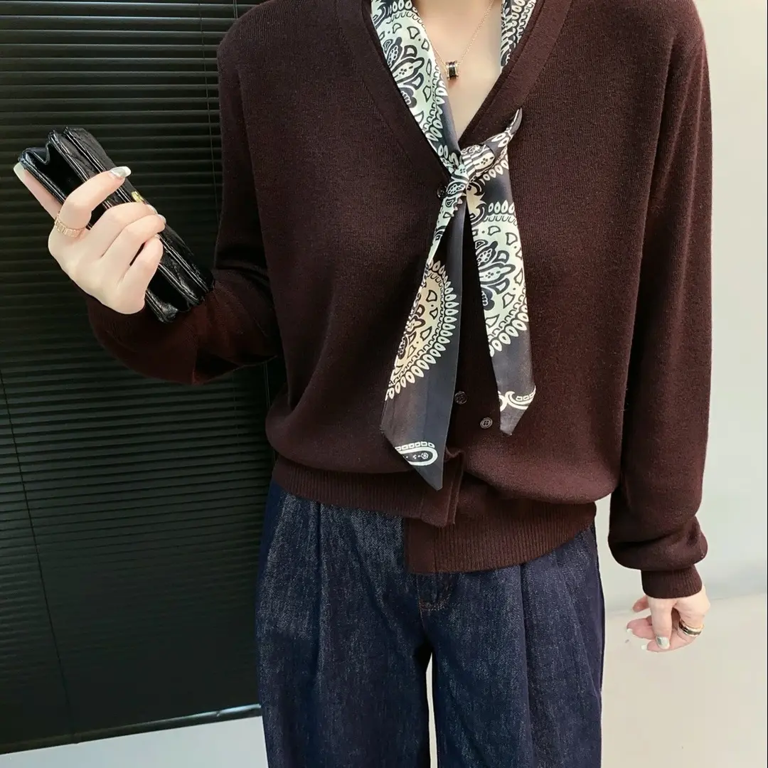 春季长袖针织女冬季老钱风厚款常规毛针织衫INS风V领