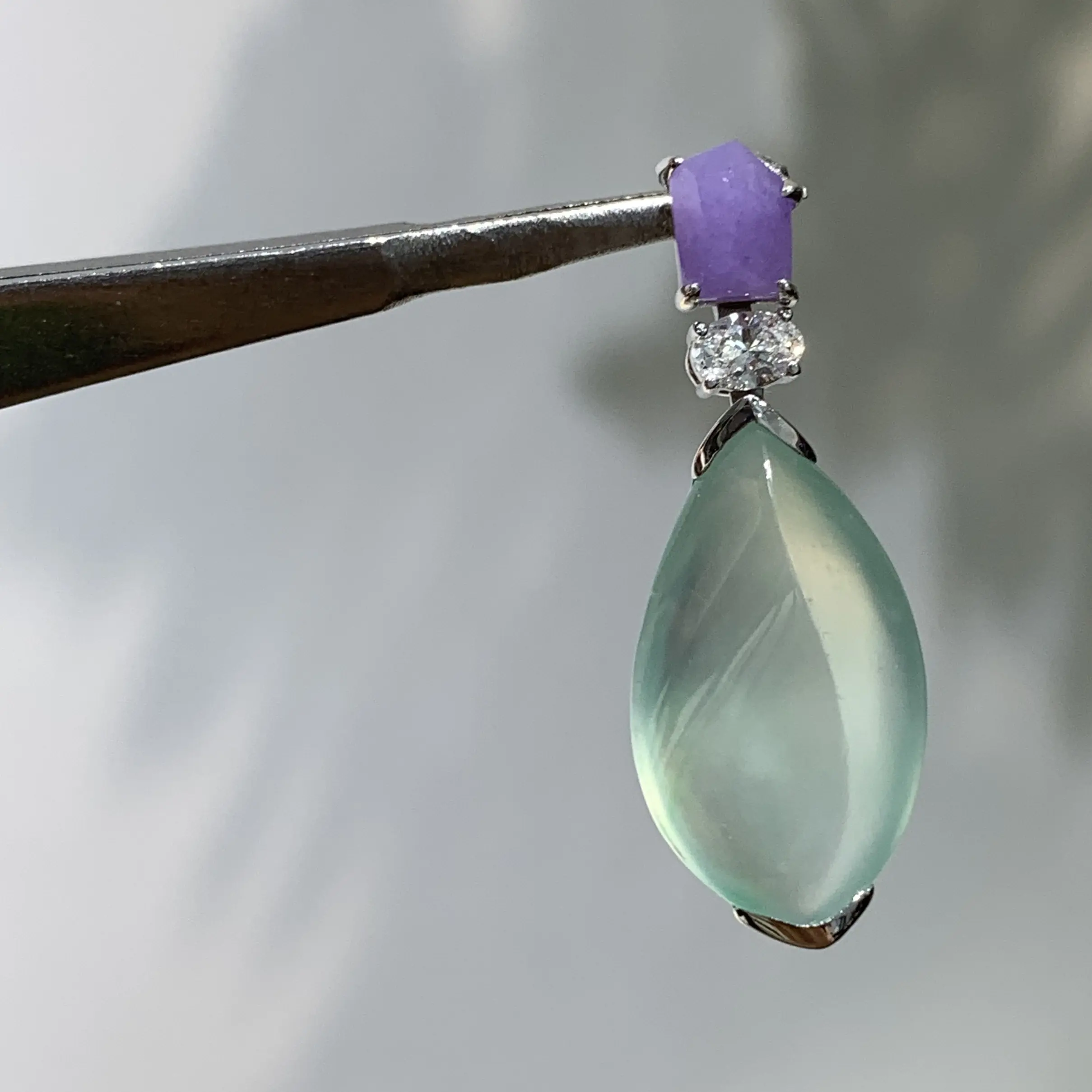 镶嵌颈饰高冰随行水滴48小时鉴赏