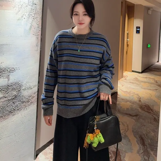 条纹圆领长袖针织衫女秋冬宽松慵懒风毛衣加厚打底衫(no退换)