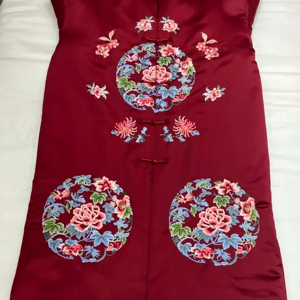 枣红色华丽富贵百花百年服