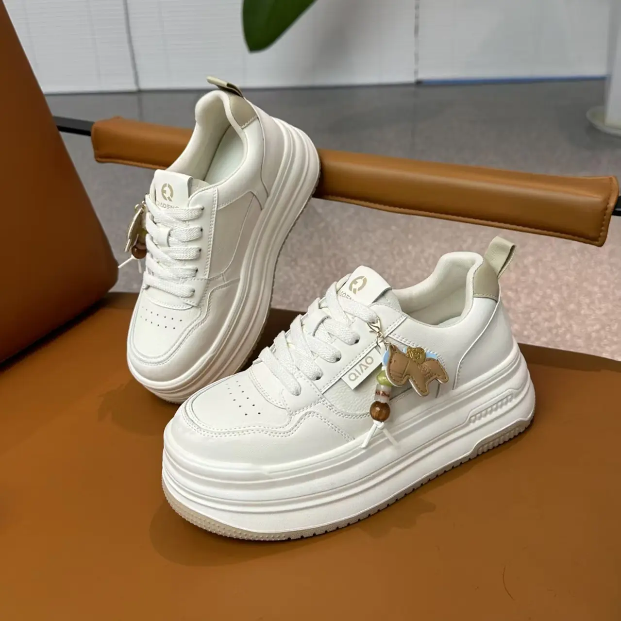 厚底运动鞋女2026新款春百搭本命年女鞋红色板鞋增高休闲鞋