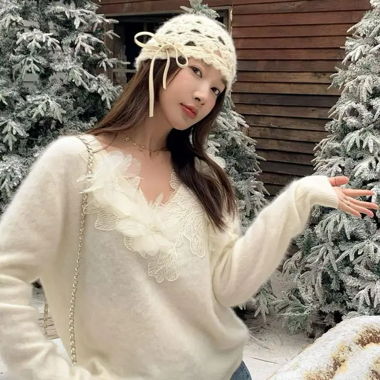 90899秋冬立体蕾丝花朵V领针织衫韩版加厚慵懒风显瘦毛衣