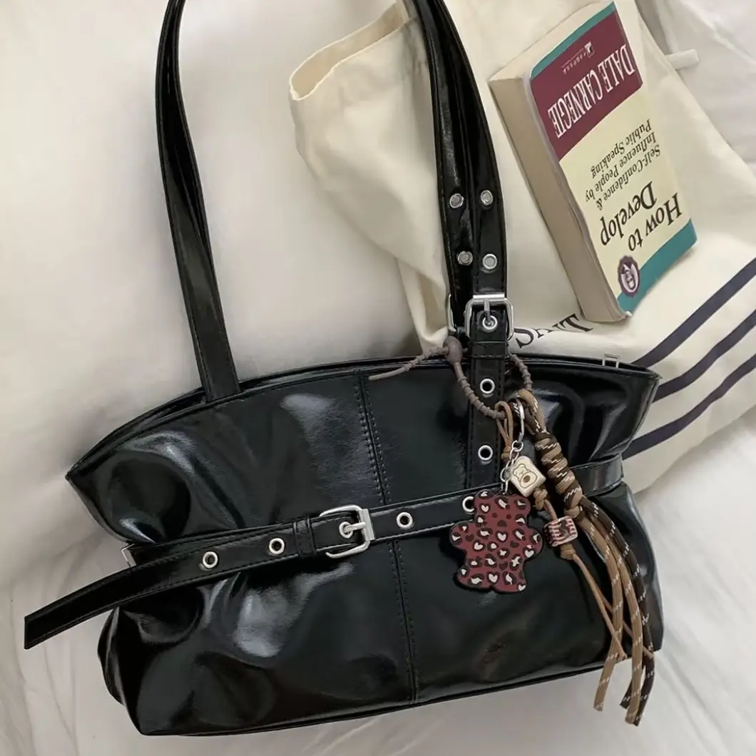 秋冬复古时尚小众百搭女款通勤单肩托特包