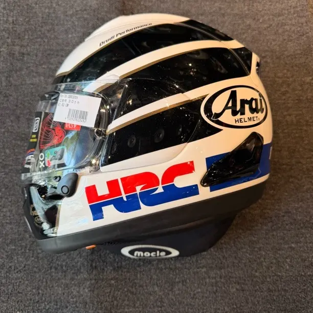 Arai 7x本田HRC，盔体9.9新，无使用，尺码XL号，箱说配件齐全。