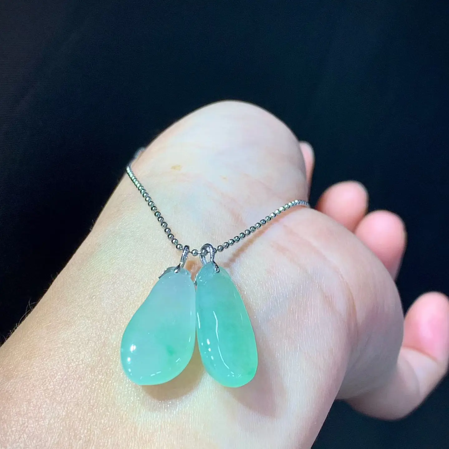 缅甸天然翡翠：镶嵌简约百搭女款福瓜