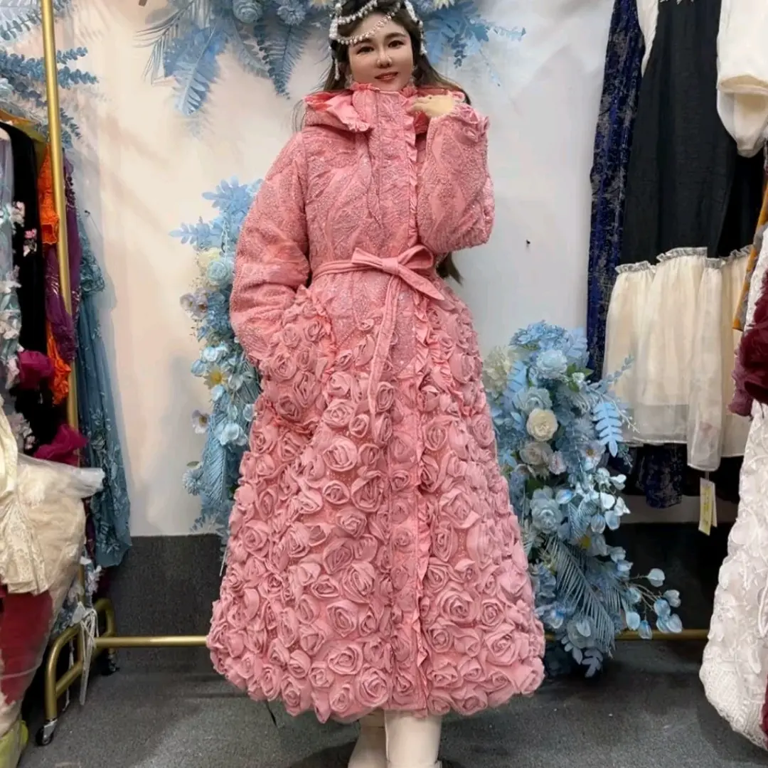 万朵玫瑰羽绒服一米二长度