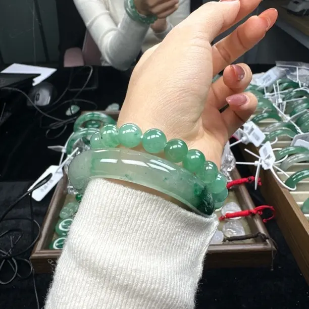 珠子冰透绿色珠子手串非洲翠男女同款多样性发其一