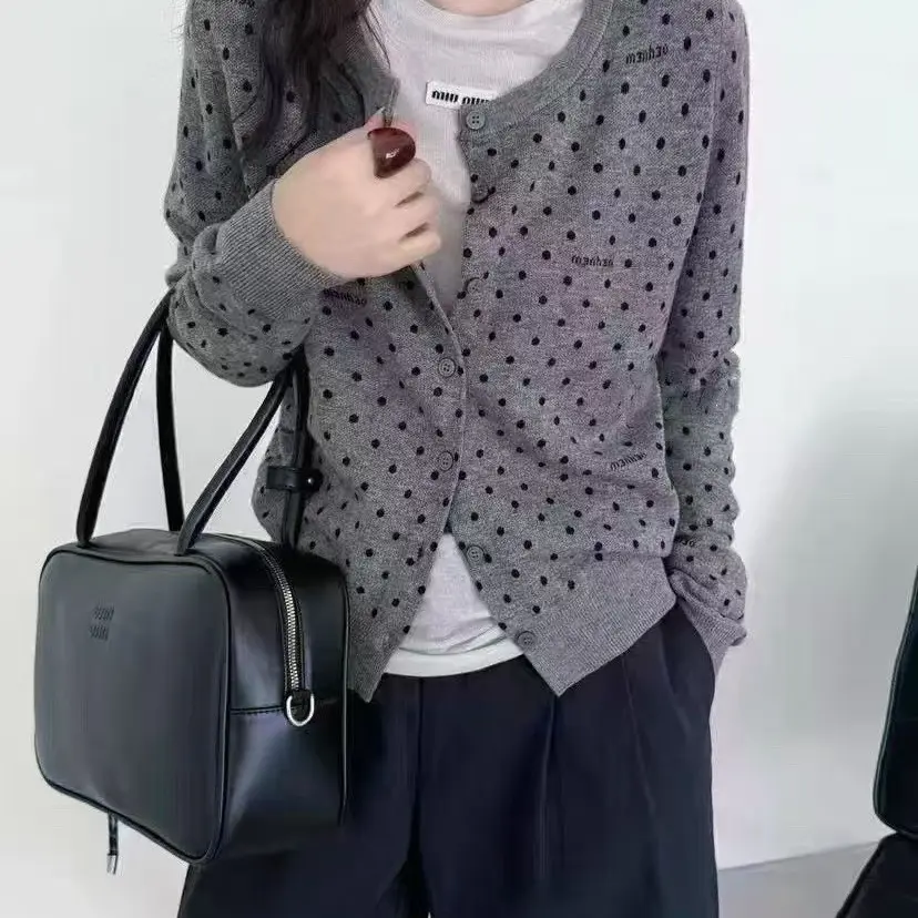 秋冬百搭波点针织开衫女宽松长袖上衣