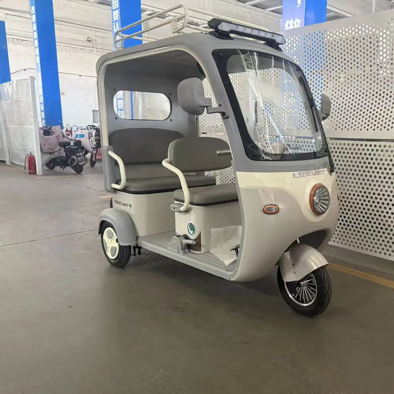 城市代步接送孩子日常