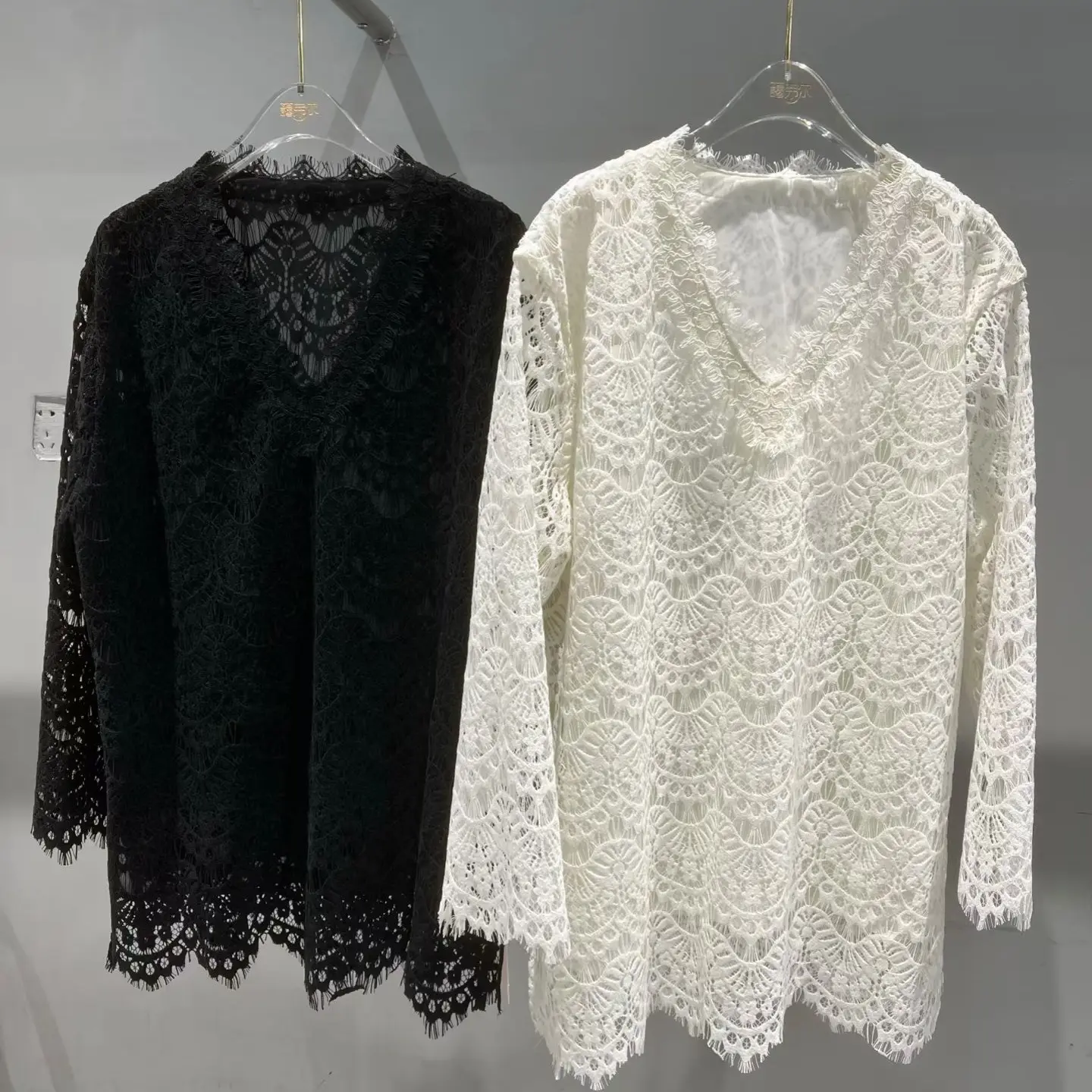 春秋法式V领蕾丝衫女钩花镂空显瘦百搭中长款打底衫上衣