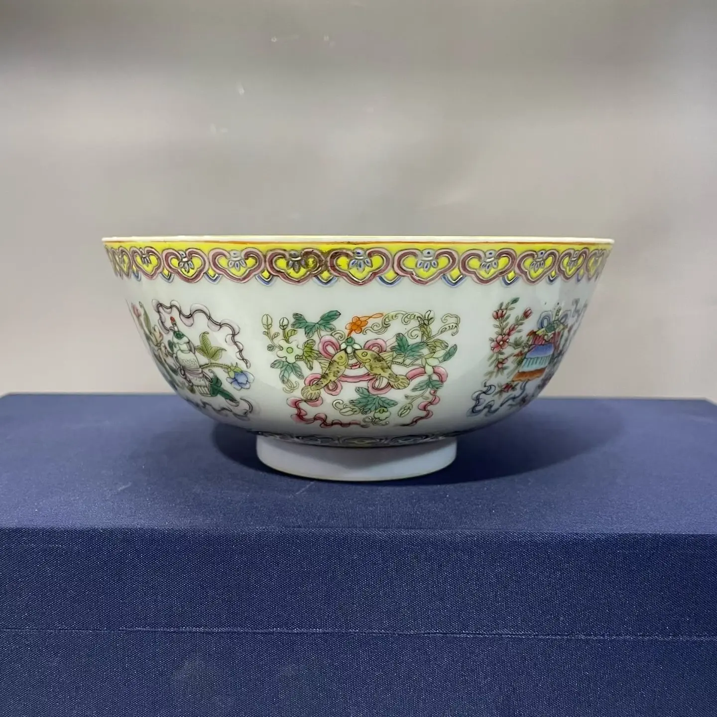 粉彩花卉八宝纹碗瓷碗大碗陶瓷高6.9厘米口径16.2厘米