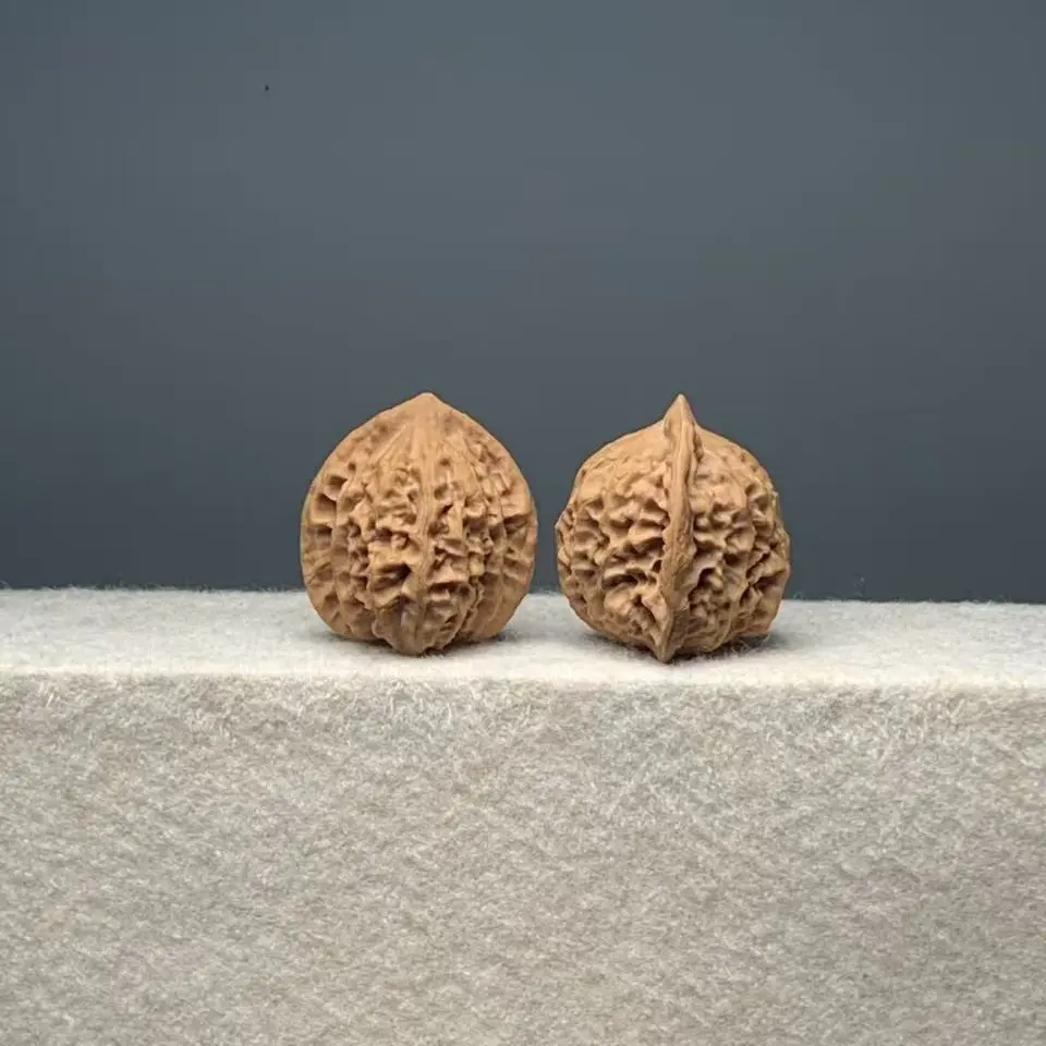赛玲珑文玩核桃（白茬）