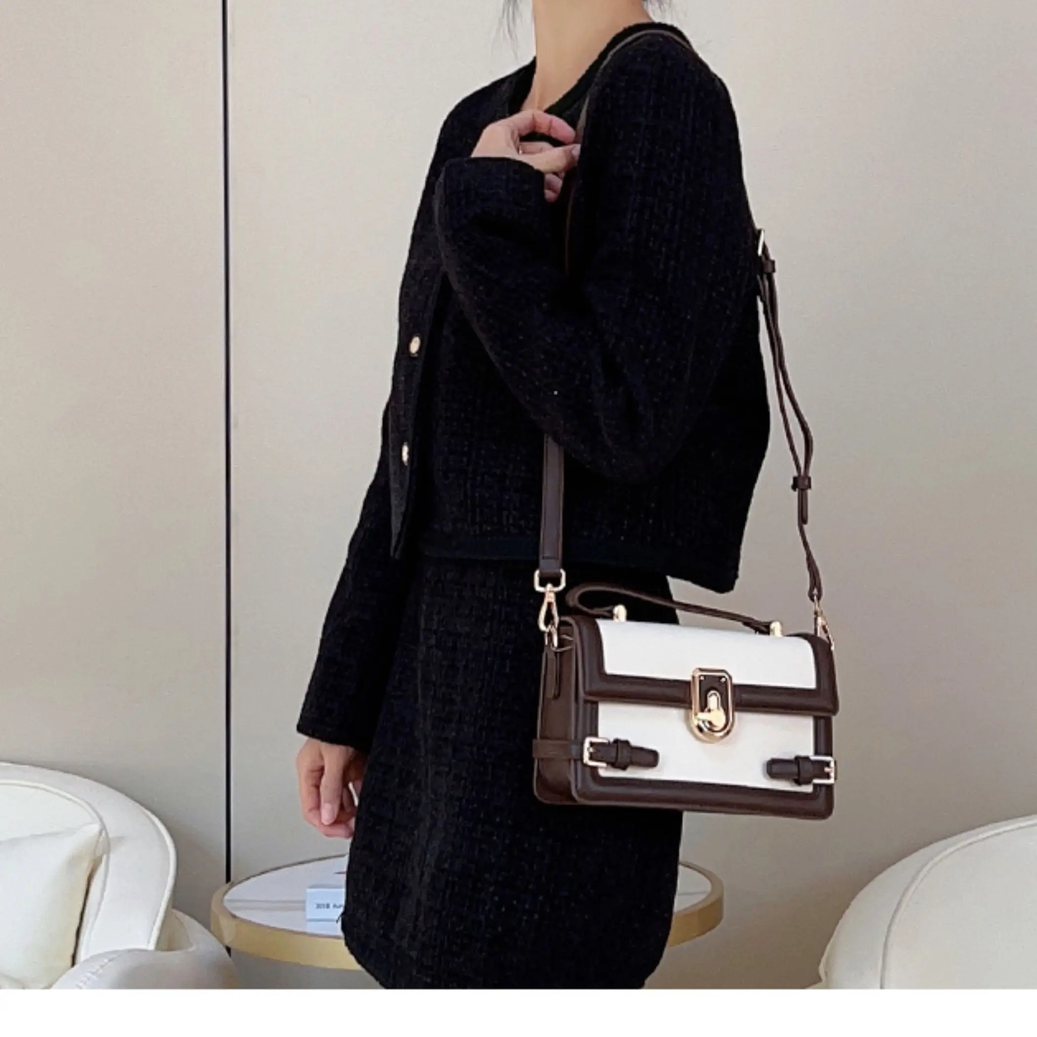 单肩款法式韩式斜挎包包小众腋下包时尚纯色小包包