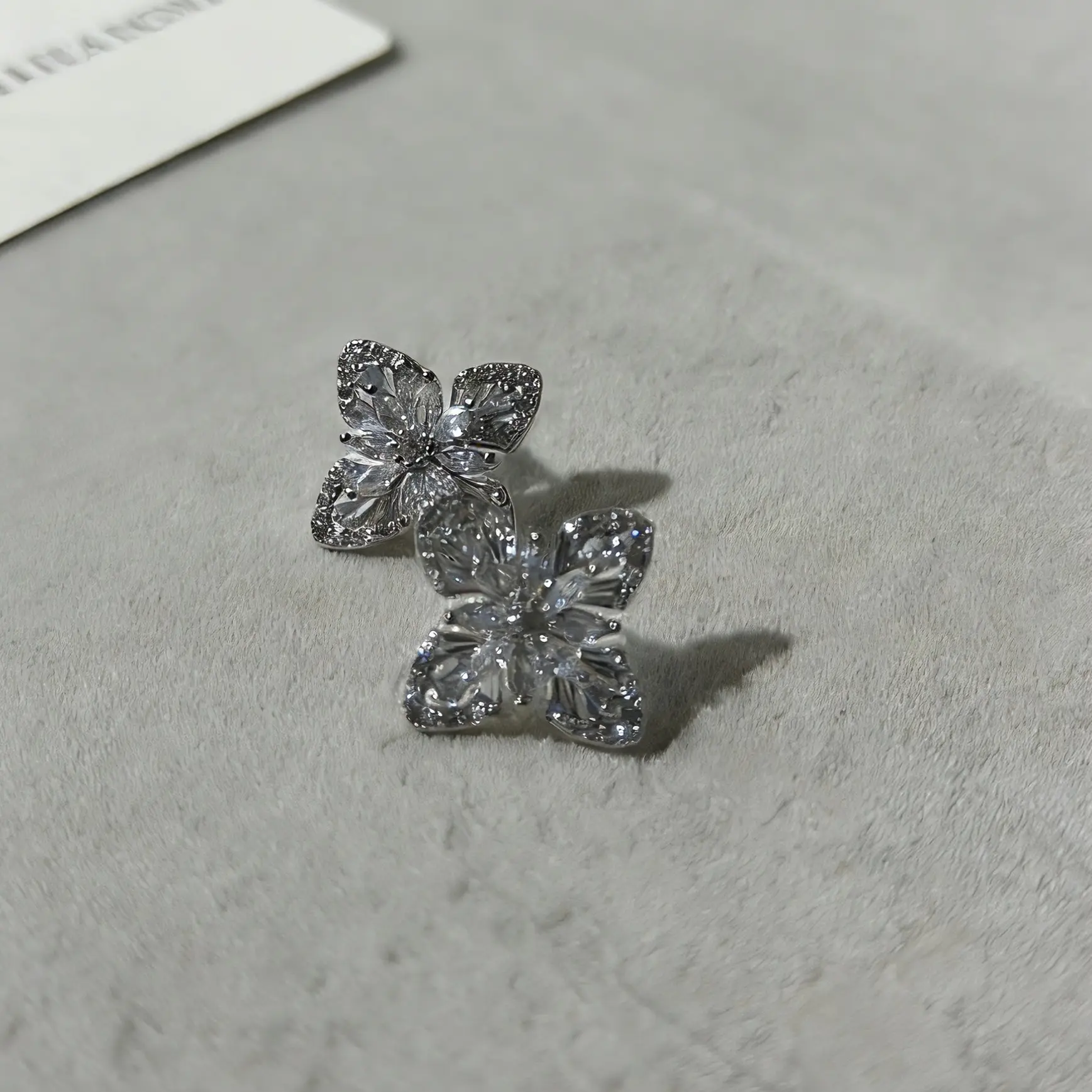 钛合金锆石耳饰 锆石立体花蝴蝶耳钉轻奢气质百搭高级感耳饰