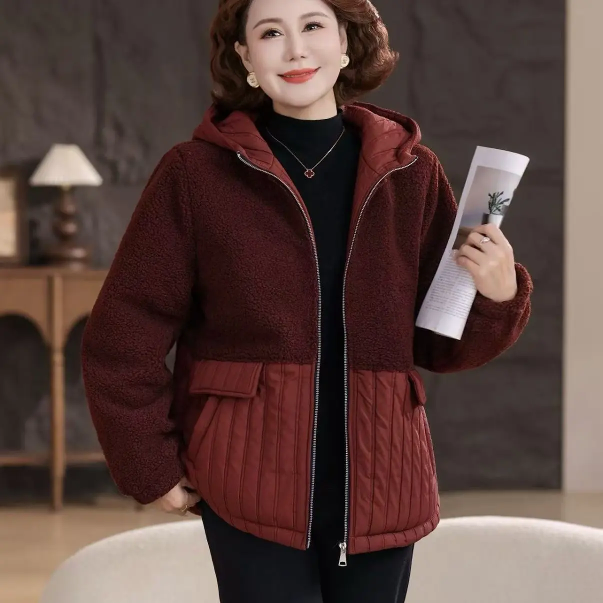 220斤特大码胖妈妈冬装加绒加厚保暖连帽棉衣中老年女装