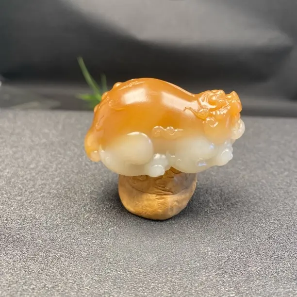 精美雕刻玉石貔貅手把件小摆件