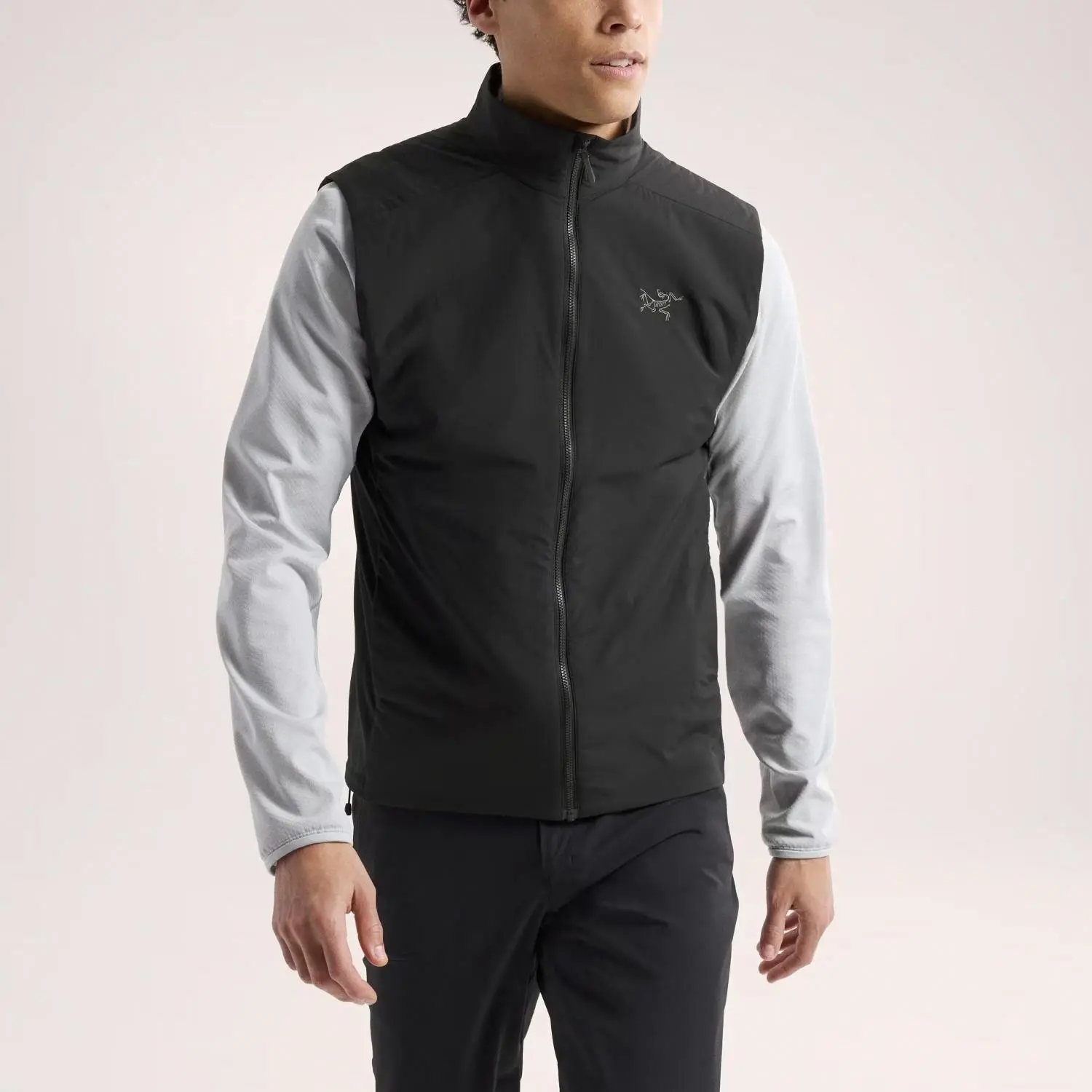 始祖鸟马甲25新款ATOM轻薄立领运动保暖防风休闲舒适背心男款