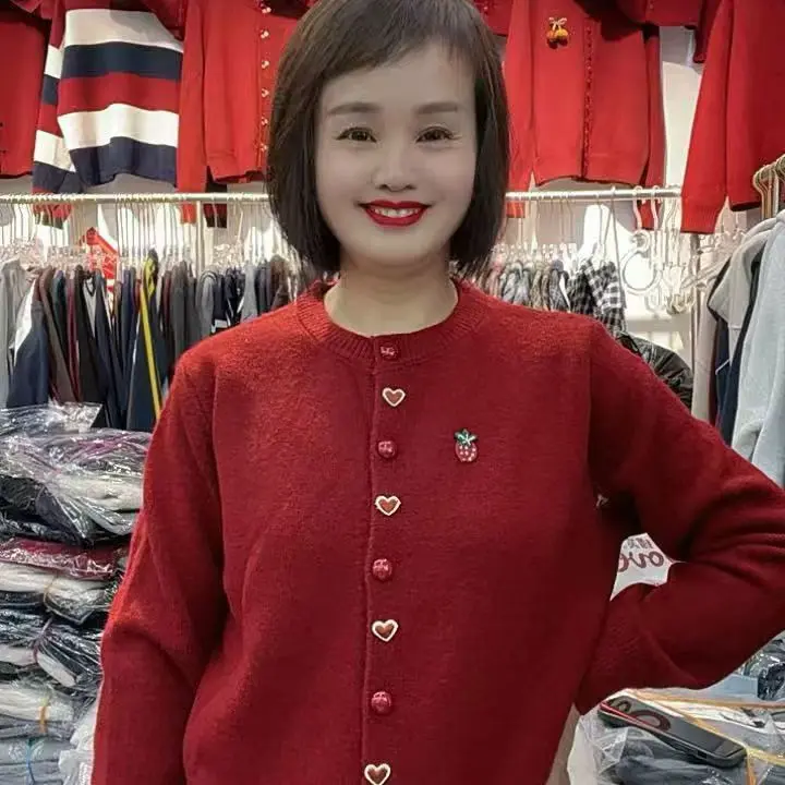 红色爱心纽扣加厚针织开衫毛衣女秋冬内搭节日氛围感穿