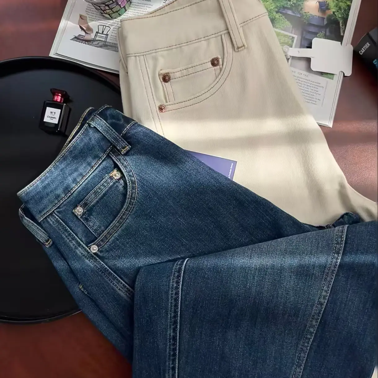 秋季百搭中高腰显瘦直筒九分牛仔裤舒适通勤必备