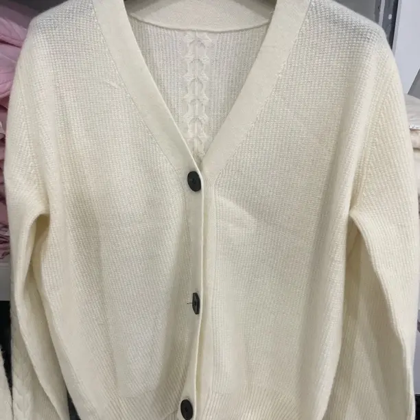 秋冬v领开衫三个扣