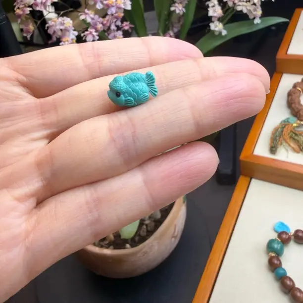 蓝绿色雕刻单珠精品