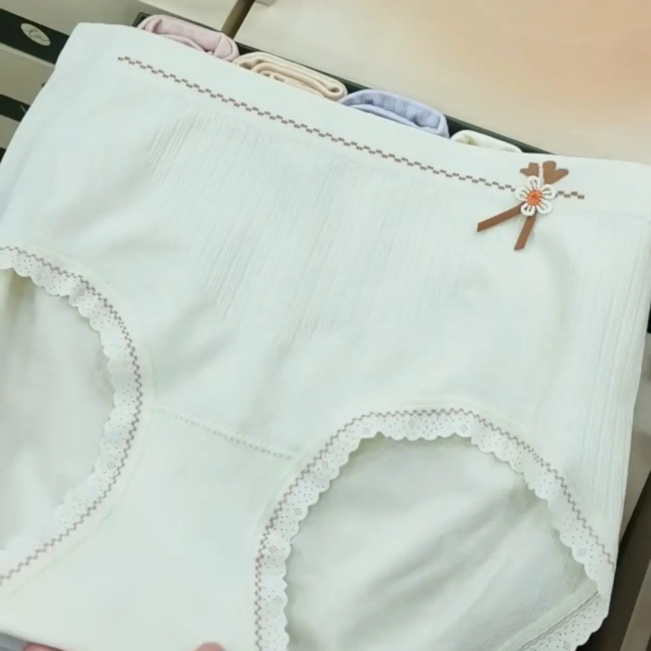 她家无缝亲肤内裤