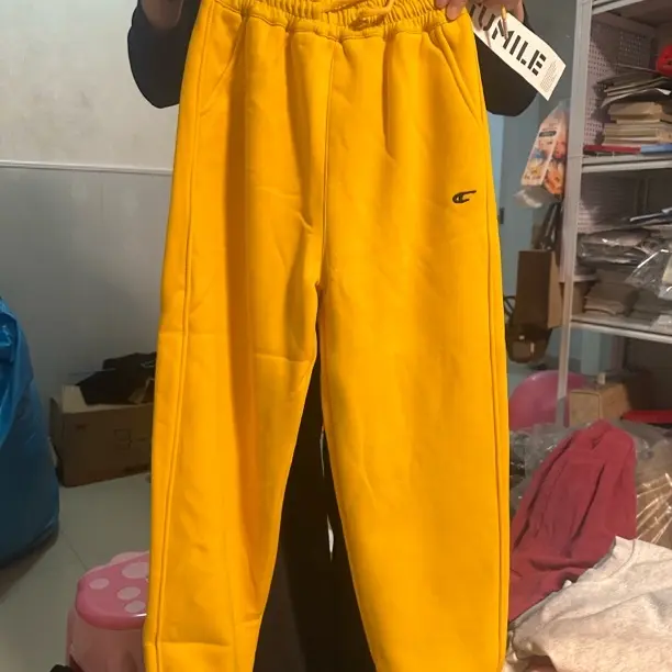 儿童秋冬加绒铁牌刺绣男女卫裤宽松百搭显瘦束脚长裤