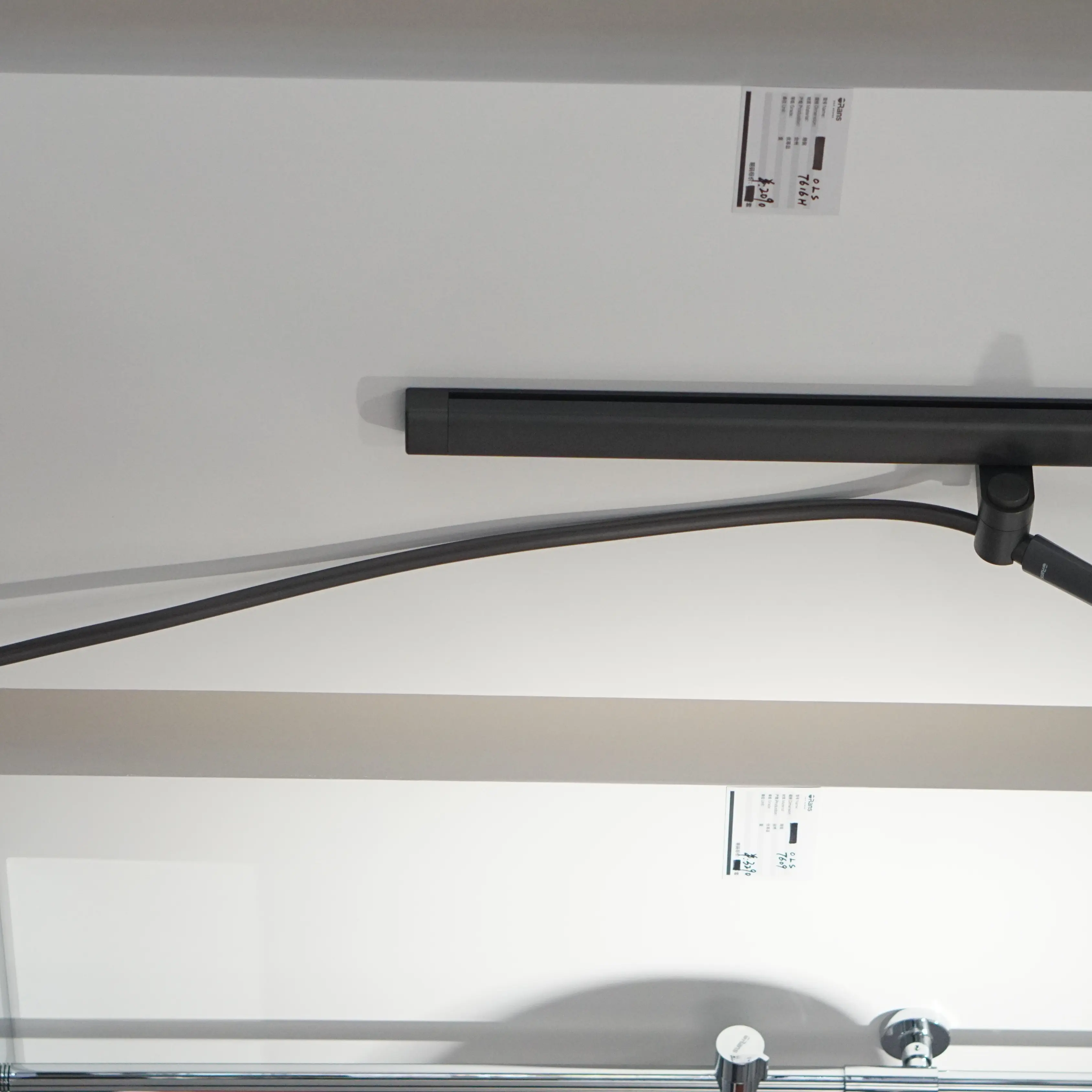 现代设计黑色淋浴花洒套装简约时尚适合多种浴室风格