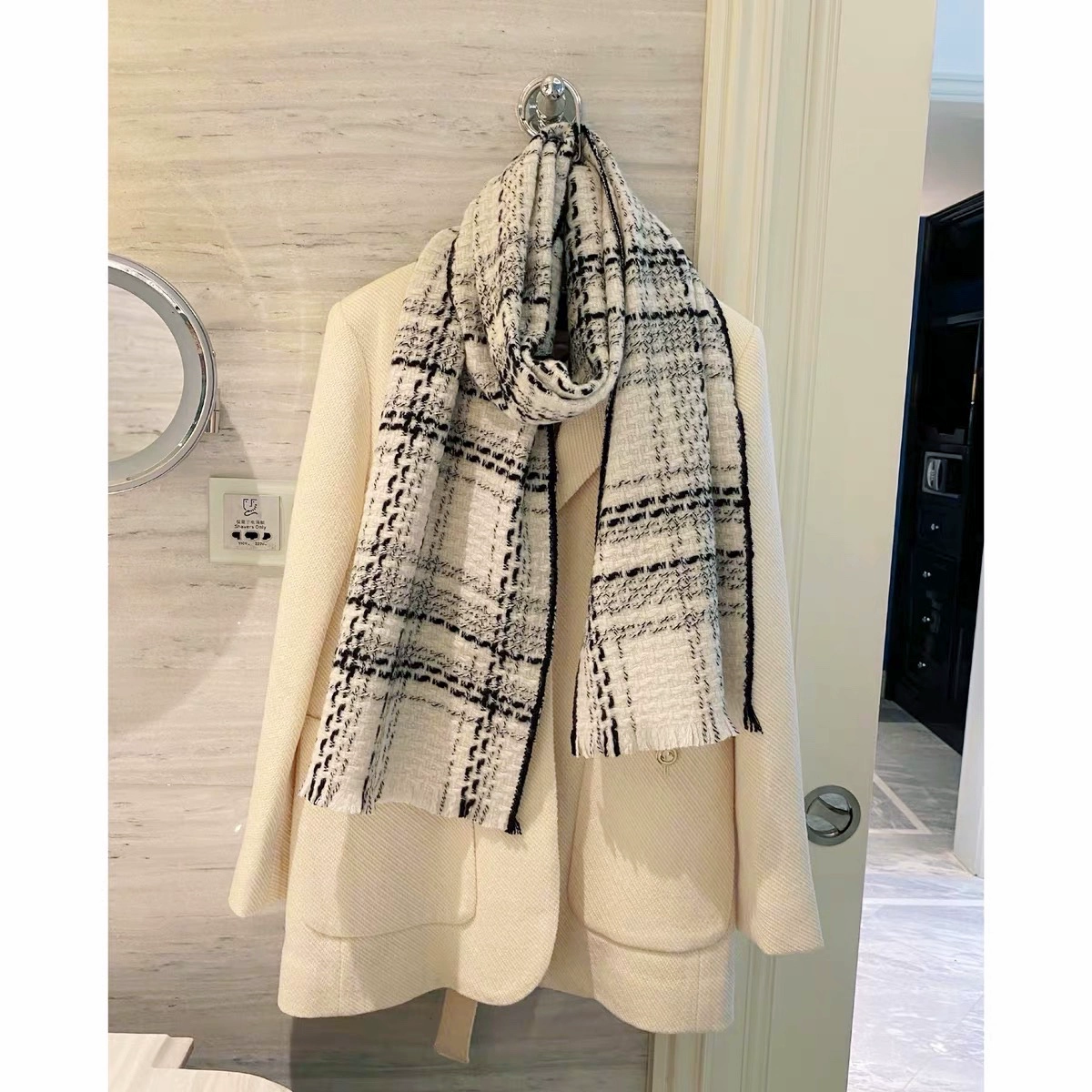 NINASOLOR披肩风柔软蓬松黑白编织山羊绒秋冬保暖复古秋冬季围巾