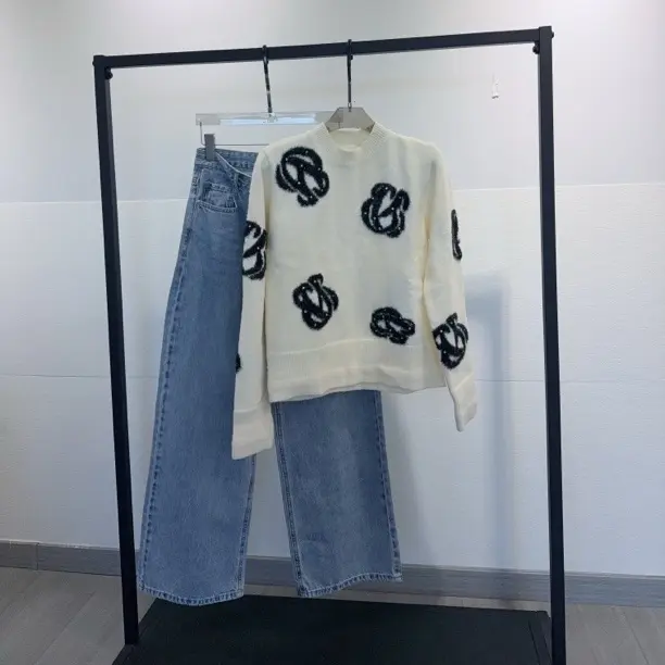 秋冬宽松提花钉珠小香风软糯慵懒风针织毛衣上衣女