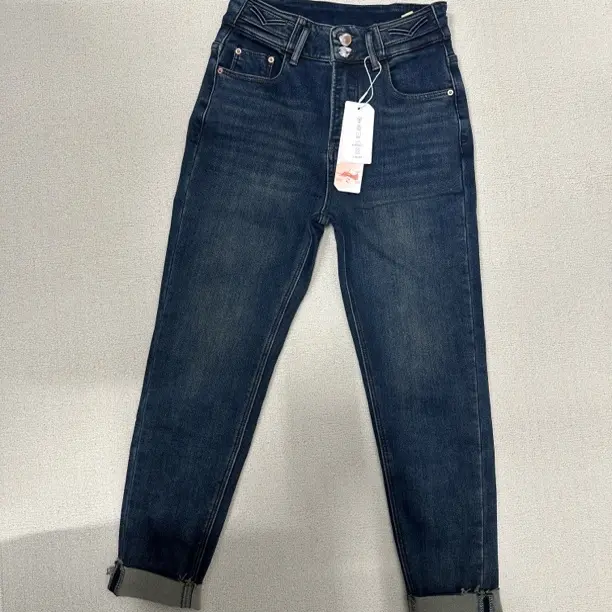 秋冬加绒高腰显瘦弹力修身小脚牛仔裤